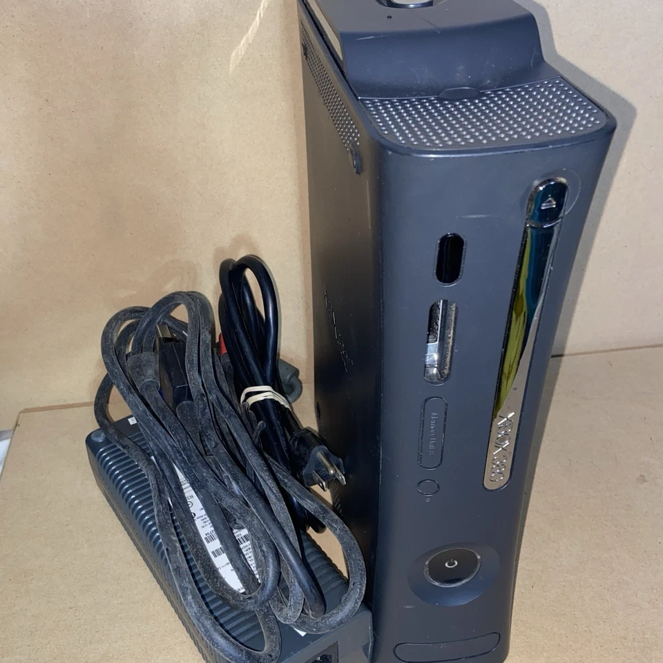 Microsoft Xbox 360 System Bundle Console W/ Cords Games 120GB *Broken Disc Drive - Image 1 of 4