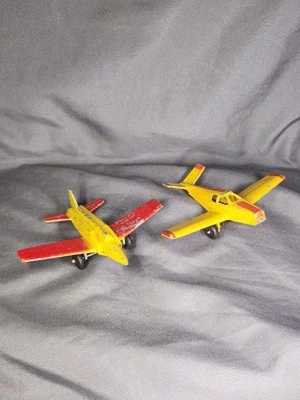 2 Vintage Manoil Diescast Airplanes Bonanza B35 Lockheed F90 - Image 1 of 4