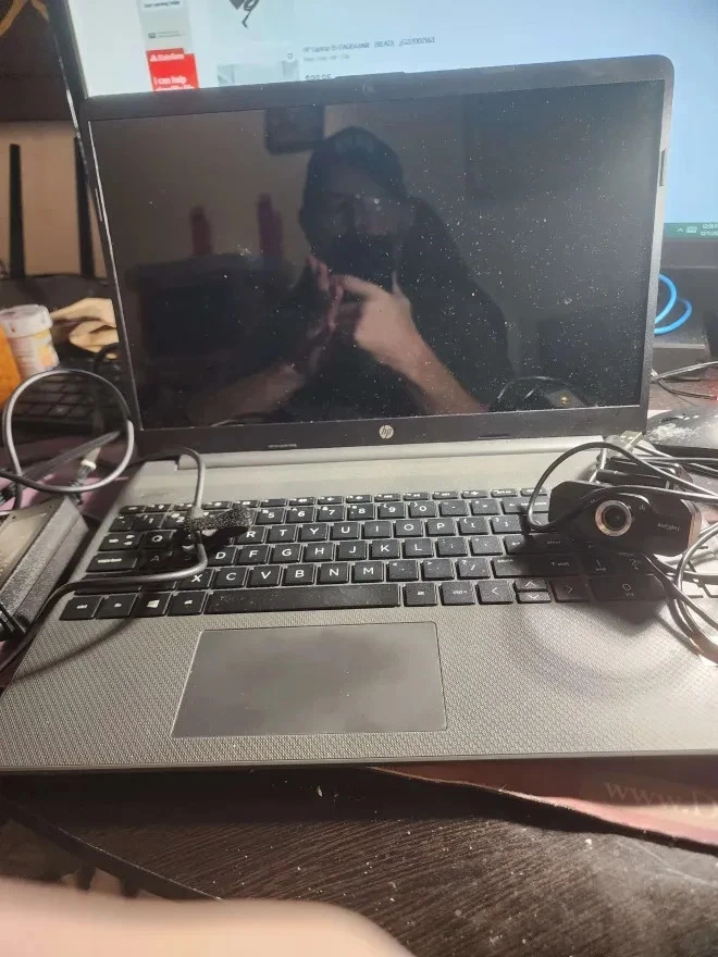 portátil hp 15-ef1078nr con webcam y bolsa Foto 1 de 1