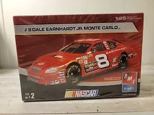 NUOVO**AMT 38089A Dale Earnhardt Jr #8 Monte Carlo NASCAR 2004 Modello 1/25 - Foto 1 di 6