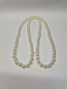 Zara 43" Runde KUNSTPERLEN HALSKETTE Neu mit Etikett. Schneller kostenloser Versand  - Bild 1 von 1