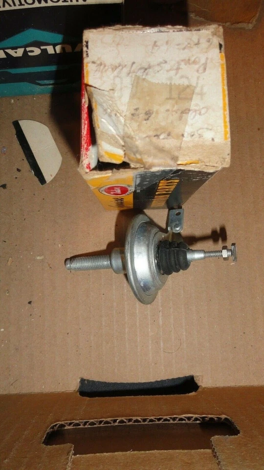            NORS 1964 BUICK OLDSMOBILE F85 SPECIAL 300 MOTOR DASHPOT 1367645     Foto 1 de 2