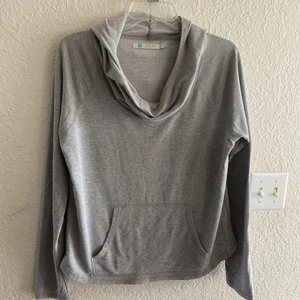 Women’s L Large, Caelum Brand, Pullover Sweatshirt With Front Picket, Very Soft! - Picture 1 of 4