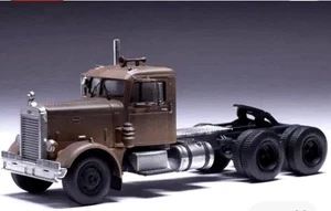 IXO 1955 Peterbilt 281 Tractor Cab Replica From The Movie Duel Maßstab 1:64  - Bild 1 von 3