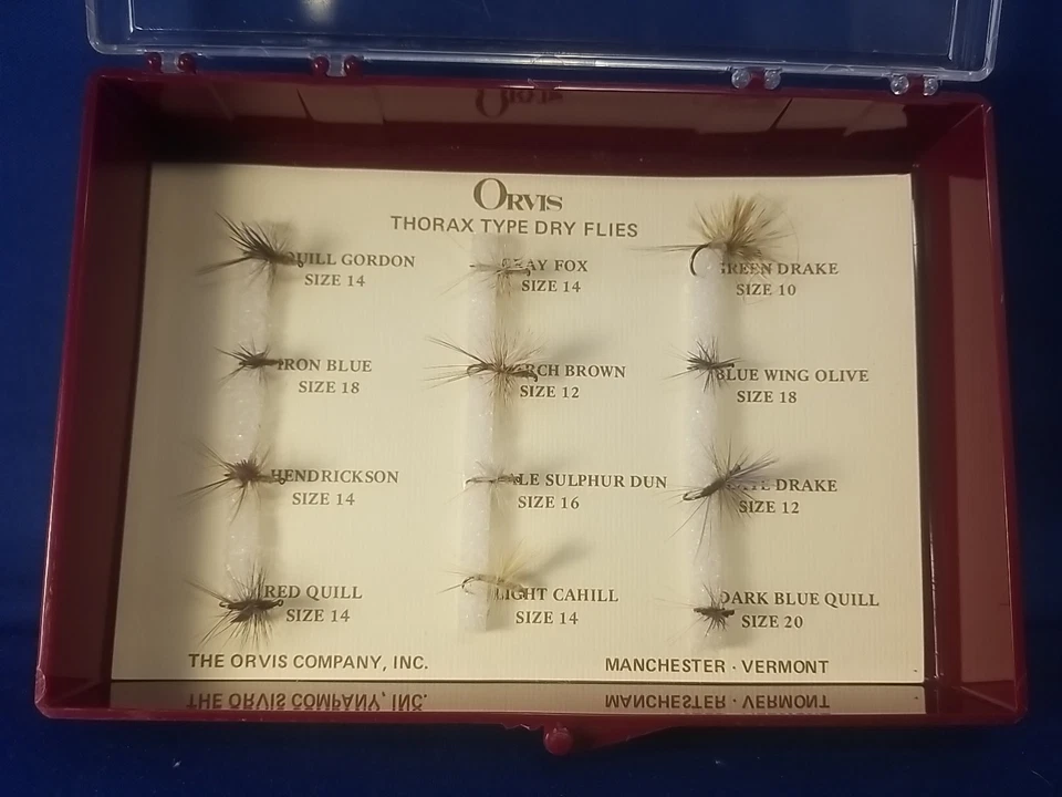 Colección vintage Orvis 12 piezas "Thorax Type Dry Fly" en estuche Orvis Manch. VT. Foto 1 de 4