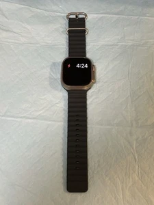 Apple Watch Ultra 49mm Titanium Case with Midnight Ocean Band, One Size (GPS... - Photo 1 sur 8