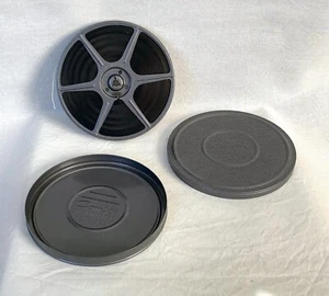 Mulinello VINTAGE Compco 8mm 300ft in custodia con pellicola amatoriale vintage 300ft. - Foto 1 di 3