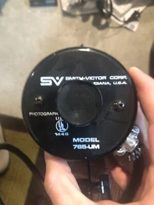 	Smith Victor 765UM – 600-WATT QUARTZ HALOGEN LIGHT. UL LISTED. - Picture 1 of 4