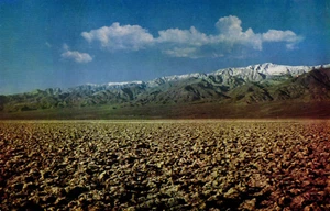 DEATH VALLEY, Devil's Golf Course California Floor of Nearly Pure Salt Postcard - Picture 1 of 2