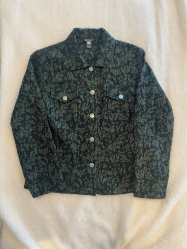 chaqueta múltiple verde/negro, botones plateados lisos Foto 1 de 1