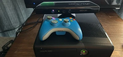 Microsoft Xbox 360 S Bundle With Kinect 4GB Black Console - Image 1 of 4