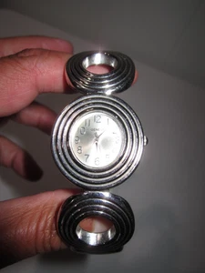 Orologio Ginevra Platino Donna Tono Oro Argento 7129 Polsino Cerniera Aperto Batteria Nuova!! - Foto 1 di 8