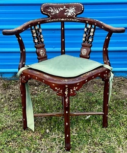 Rare Thailand CARVED ROSEWOOD,INLAID MOTHER OF PEARL CORNER CHAIR Dragon Abalone - Picture 1 of 12