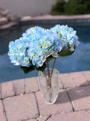 Arreglo de ramo de flores de hortensia de seda artificial de 18"" 5 piezas Foto 1 de 4