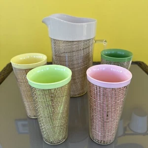 Vasos y jarra de arpillera tejida vintage Melmac Raffia Ware de plástico MCM - Imagen 1 de 11