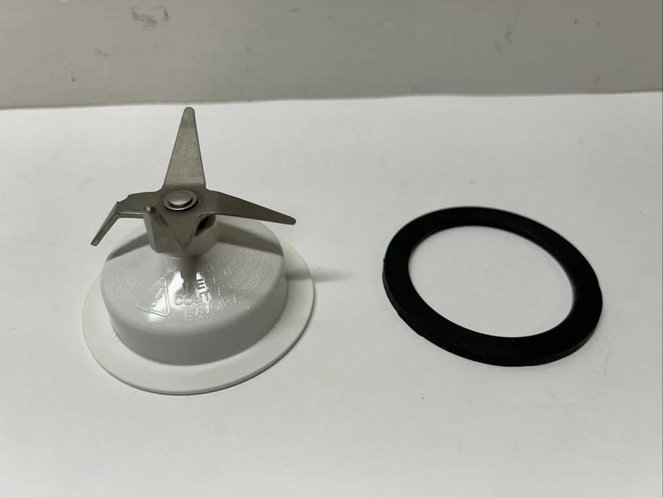 KitchenAid 40 oz Blender Model KSB5ER4 Replacement Blade + Gasket Assembly Only - Image 1 of 1
