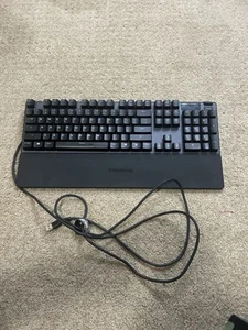 Steel Series Apex 5 Hybrid Mechanical Gaming Keyboard with OLED Smart Display - Picture 1 of 9