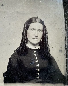 Hübsches Frauenhaar in Ringellocken kleines antikes Farbfoto - Bild 1 von 9