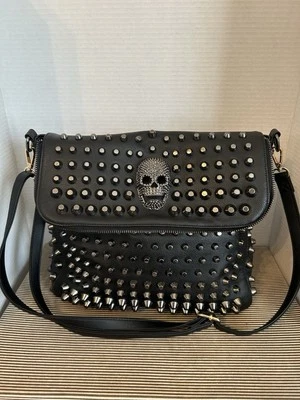 Bolso de hombro de cuero vegano negro SCARLETON con calavera/estilo motociclista Foto 1 de 4