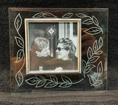 Marco de Vidrio Rocca, con Diseño de Hoja Grabada, NUEVO, 4" x 4" foto o arte, NUEVO Foto 1 de 4