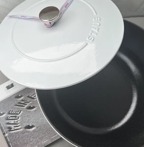 FONTE STAUB NEUVE - 3,75 qt, four français essentiel, blanc pur Made In France - Photo 1/7