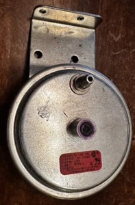 TRIDELTA FS6706-1385 / 1093433 Air Pressure Switch .40 WC - Picture 1 of 3