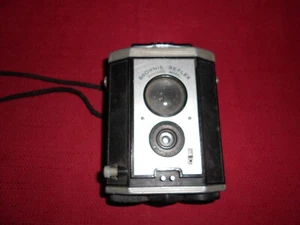 VINT EASTMAN KODAK BROWNIE REFLEX SYNCHRO MODEL! BUY IT NOW! L@@K! SALE! - Picture 1 of 9