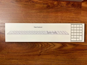 *BRAND NEW* Apple Magic Keyboard with Numeric Keypad Wireless MQ052LL/A - Photo 1/4