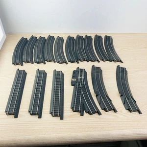 Lot of 16 Sections Life-Like HO Scale Power-Loc Track & Roadbed ~ 1 Switch - Picture 1 of 7