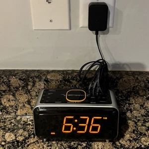 Emerson CKS1521 Radio Alarm Clock Radio with Bluetooth Speaker Tested Works - Picture 1 of 7
