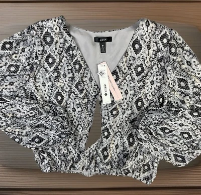 Blusa Top Aqua Bloomingdales Cuello en V Mangas Campesinas Geométrica Mujer Talla M Nueva con Etiquetas Foto 1 de 4