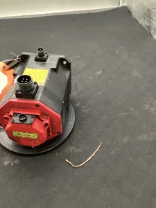 FANUC A06B-0235-B605#S000 aiS8/4000 AC SERVO MOTOR 4000RPM 90V BRAKE USED - Picture 1 of 3