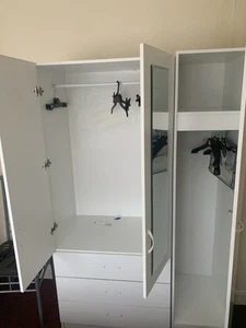 fitted wardrobe sliding doors used - Picture 1 of 3