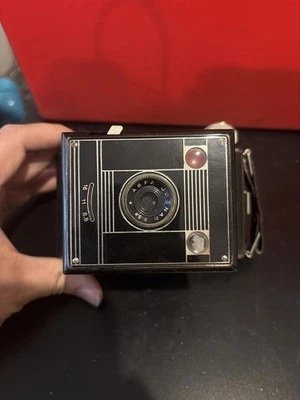 Vintage Agfa Box Camera - Classic Antique Collectible - Image 1 of 4