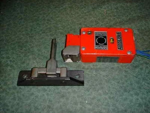 Fortress Interlock  Autolok4 Electric Powered Security Lock 24V (18770-B1) - Picture 1 of 9