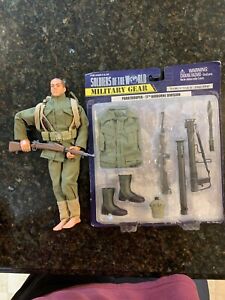 G.I. JOE & SOLDIERS OF THE WORLD MILITARY GEAR Open