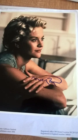 MEG RYAN SIGNED 10 X 8 COLOUR PHOTOGRAPH WITH FRASERS COA Cover