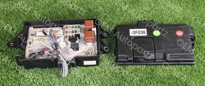 LEXUS LS430 2001-2005 CAIXA DE FUSÍVEIS DE JUNÇÃO DE TRONCO CAIXA DE FUSÍVEIS 82670-50071 usada - Imagem 1 de 4