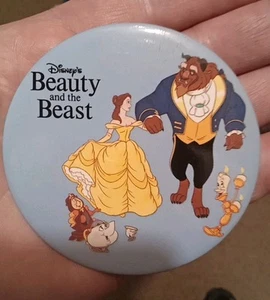"Pin promocional vintage de La Bella y la Bestia 3"" Pinback RARO 1993 Bella" - Imagen 1 de 2