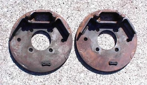 John Deere (50-154) 316 318 322 330 332 420 430 - Bremsbackplatten - Bild 1 von 2