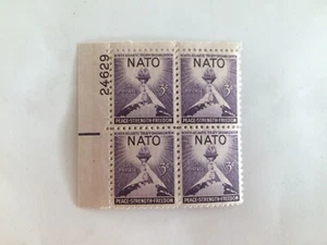 US 1952 USA Scott# 1008 NATO Hands Torch Peace Globe Map Block 4 MNH - Picture 1 of 2