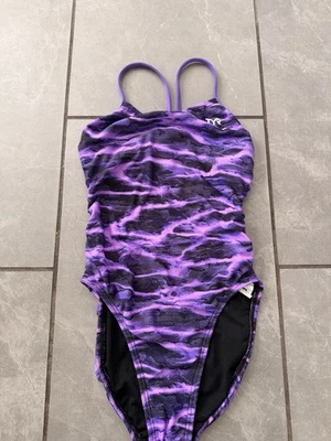 Traje de baño TYR para mujer de una pieza talla 28 negro púrpura detalles espalda deportiva ver fotos Foto 1 de 3