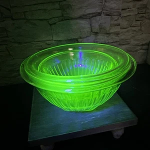 Nesting Bowls Glass Uranium Depression Hazel Atlas Green Glowing Set Of 3 Ribbed - Picture 1 of 9