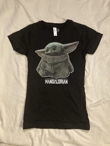 Star Wars Baby Yoda The Mandalorian GIRLS MEDIUM Black T-Shirt - Picture 1 of 4