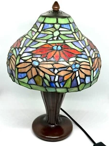 Traumhaft Tischlampe im Tiffany Style - Bild 1 von 6
