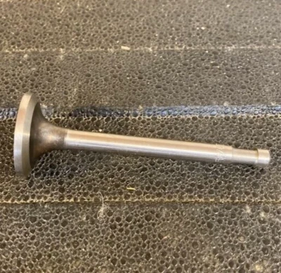 Freccia	Eng. Exhaust Valve (x2) - RX2367 / 569/XB - For Renault Dauphine 1957-61 - Image 1 of 4