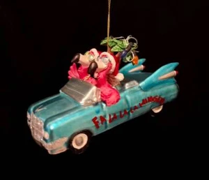 COMICAL FLAMINGOS FAHRENDES CABRIO AUTO ~ ORNAMENT ~ MUNDGEBLASENES GLAS ~ TÜRKIS ~ NEU MIT ETIKETT - Bild 1 von 6