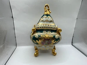 Antike handbemalte französische Porzellan-Tischschatulle mit Schmucksteinen 10” x 5” - Bild 1 von 14