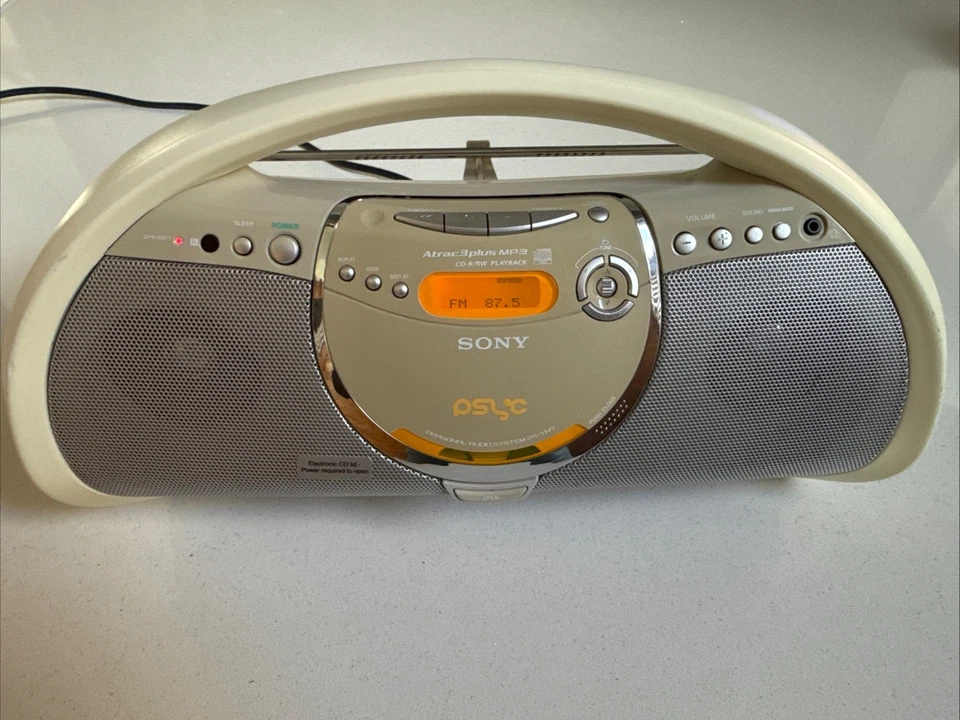 索尼 ZS-YN7 Boombox CD/R-RW/AM FM/MP3 MegaBass 已测试工作,变色 — 第 1/4 张图片