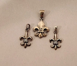 3 Stück Fleur-de-Lis Anhänger Sterlingsilber signiert 925 Charm - Bild 1 von 5